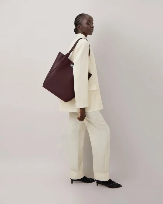 North South Bayswater Tote Black Cherry Heavy Grain